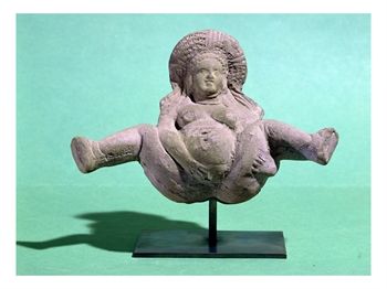 egyptian-ptolemaic-period-statuette-of-a-woman-giving-birth-given-to-pregnant-women-for-a-successful-delivery-1177154